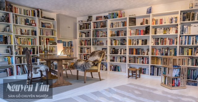 Sàn gỗ màu sáng cho phòng đọc sách